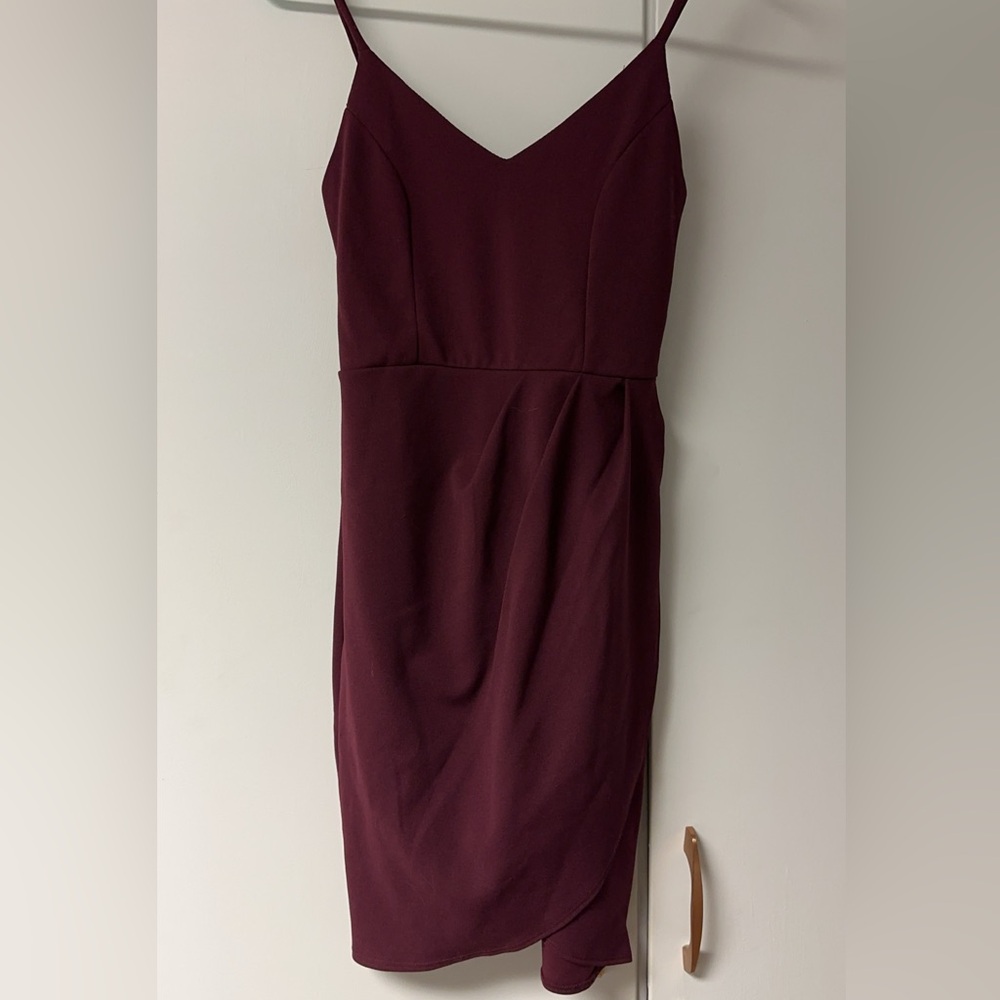 Lulus burgundy cocktail dress. Worn once. XXS